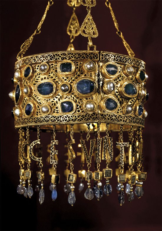 Corona votiva del rey Recesvinto, perteneciente al tesoro de Guarrazar.