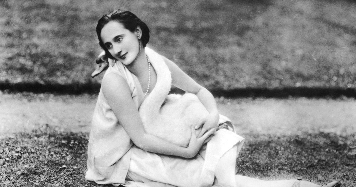 [Imagen: anna-pavlova-posando-junto-a-su-cisne-ja...0x630.jpeg]
