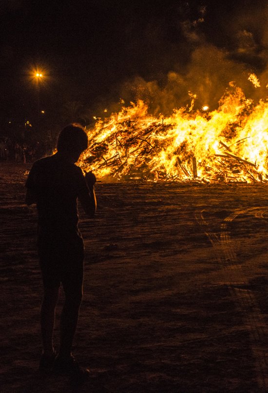 ¿Cuál es el origen de las hogueras de San Juan? De culto pagano a tradición cristiana