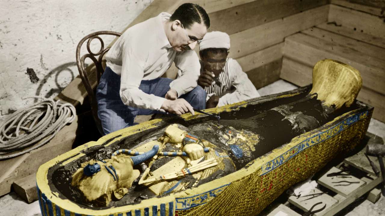 Howard Carter, en la tumba de Tutankhamón 