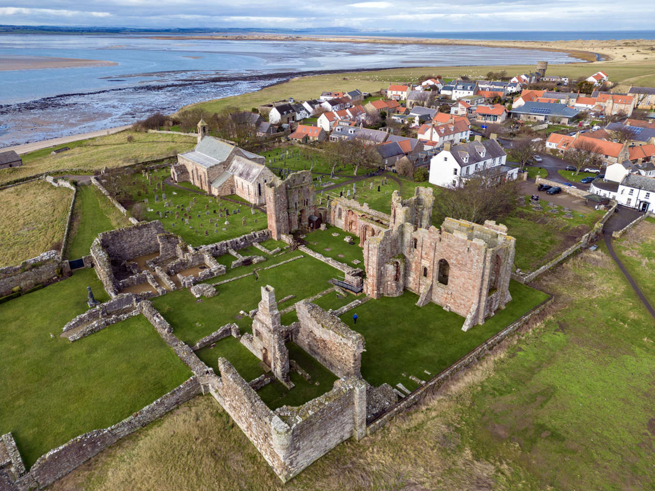 El Saqueo Del Monasterio De Lindisfarne La Primera Incursi n Vikinga 