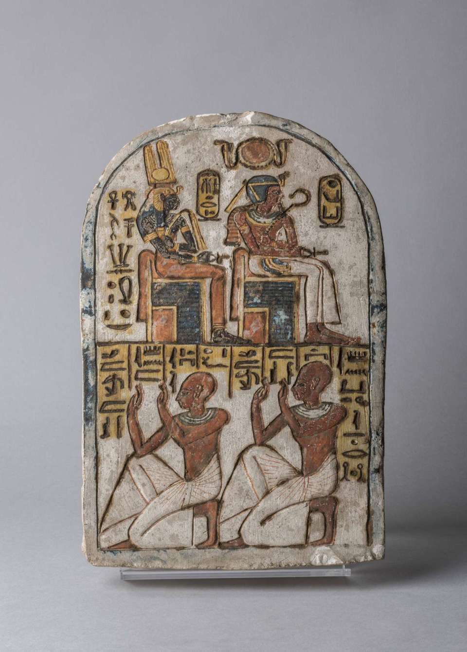 Una reina y un faraón divinizados: Ahmose Nefertari y su hijo Amenhotep I