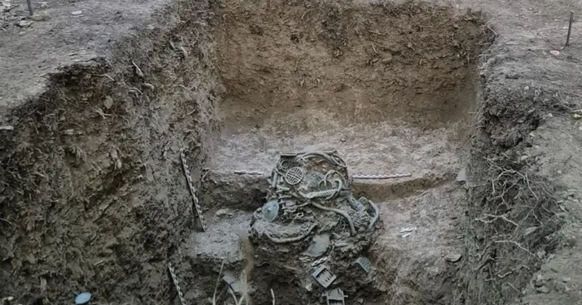 Descubren un tesoro de 2.700 años de antigüedad en un poblado de la Edad del Hierro en Hungría