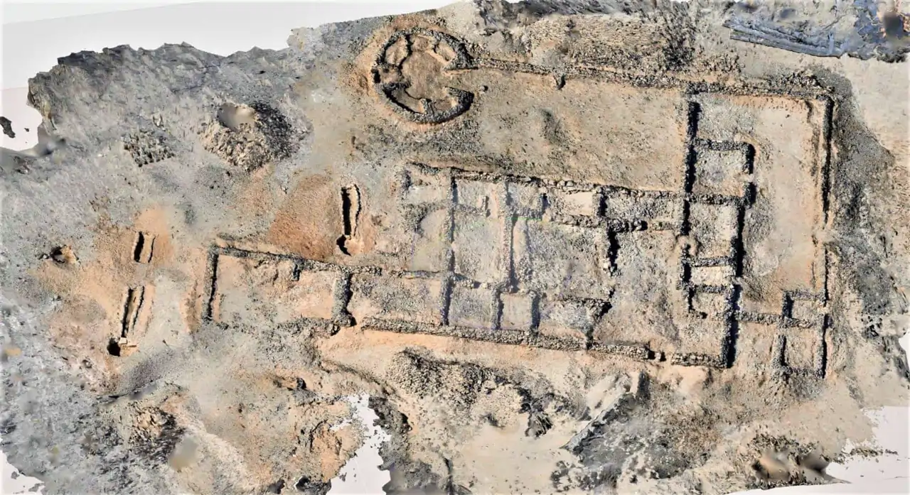 Vista aérea del antiguo complejo industrial encontrado en Jabal Sukari, Egipto.