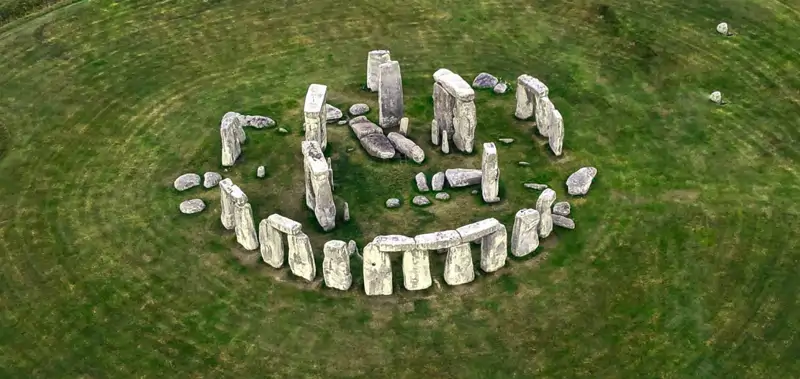 Vista aérea de Stonehenge, situado en la llanura de Salisbury, Inglaterra.