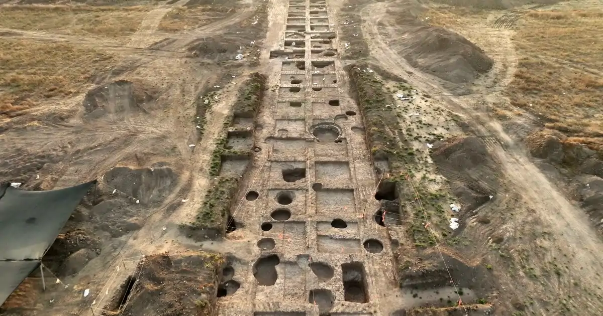 Una excavación de emergencia saca a la luz un taller de fabricación de cuchillas de sílex en Israel