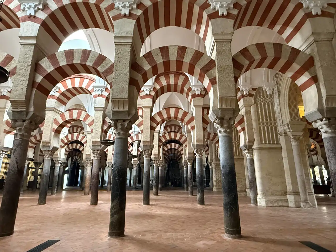 El fuego devora parte del Patrimonio de la Humanidad de España
