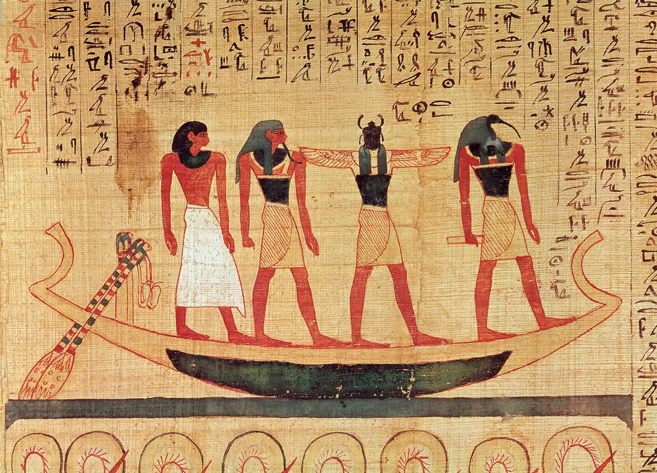 El dios escarabajo del antiguo Egipto que empujaba el disco solar al amanecer