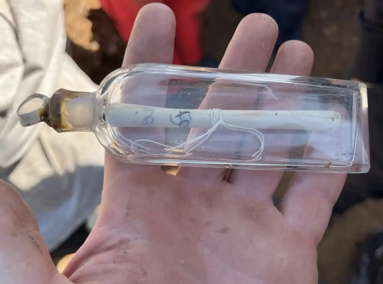 Los mensajes embotellados que el mar devolvió años más tarde