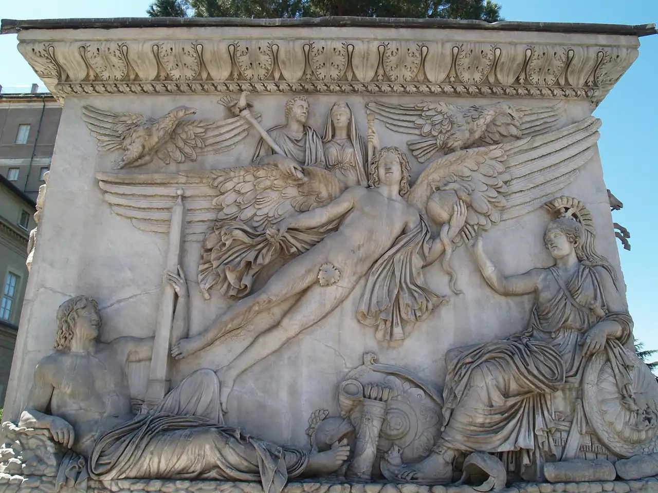 De mortal a divinidad del Olimpo, así se convertía un emperador en