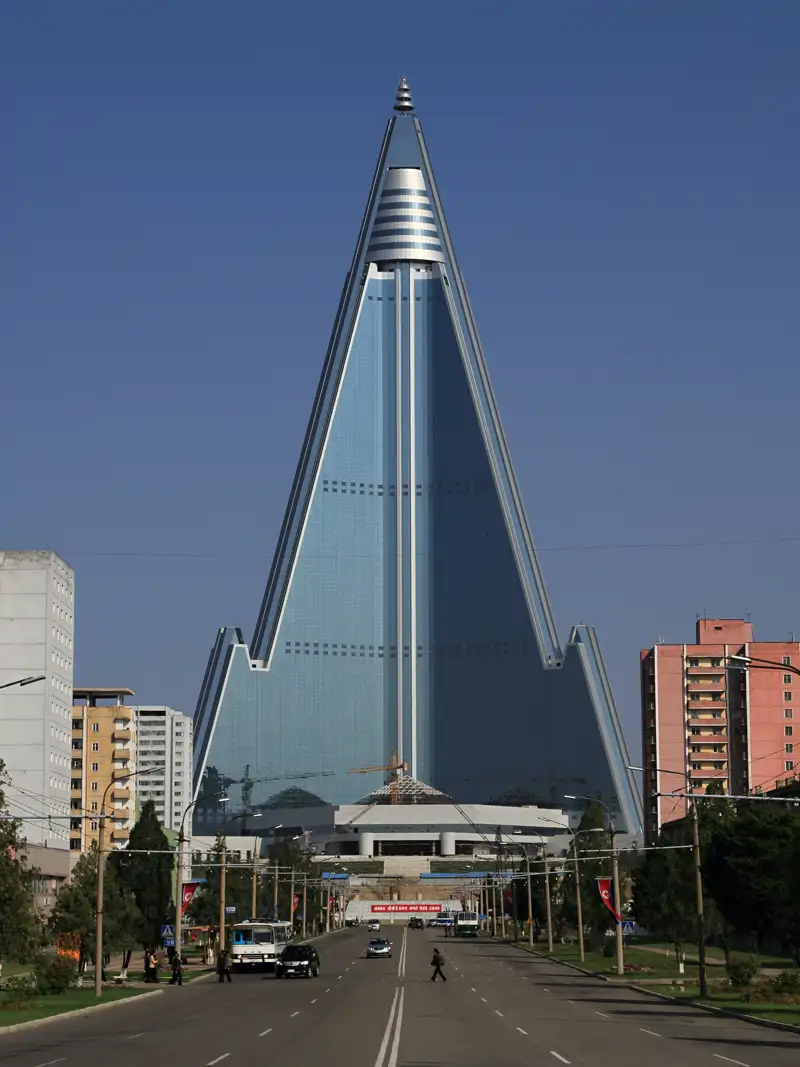 hotel Ryugyong   panoramio