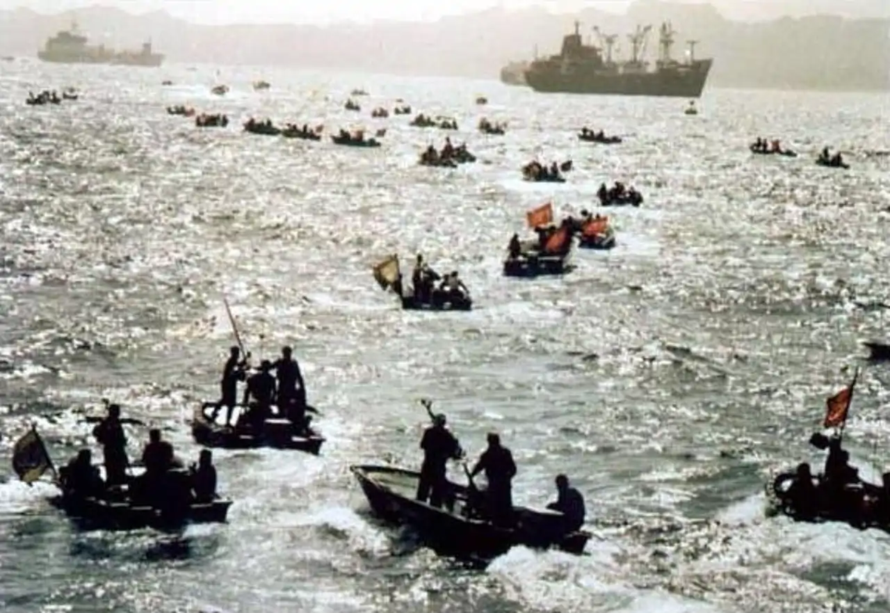 Small Boats of Iran in Taker war 3